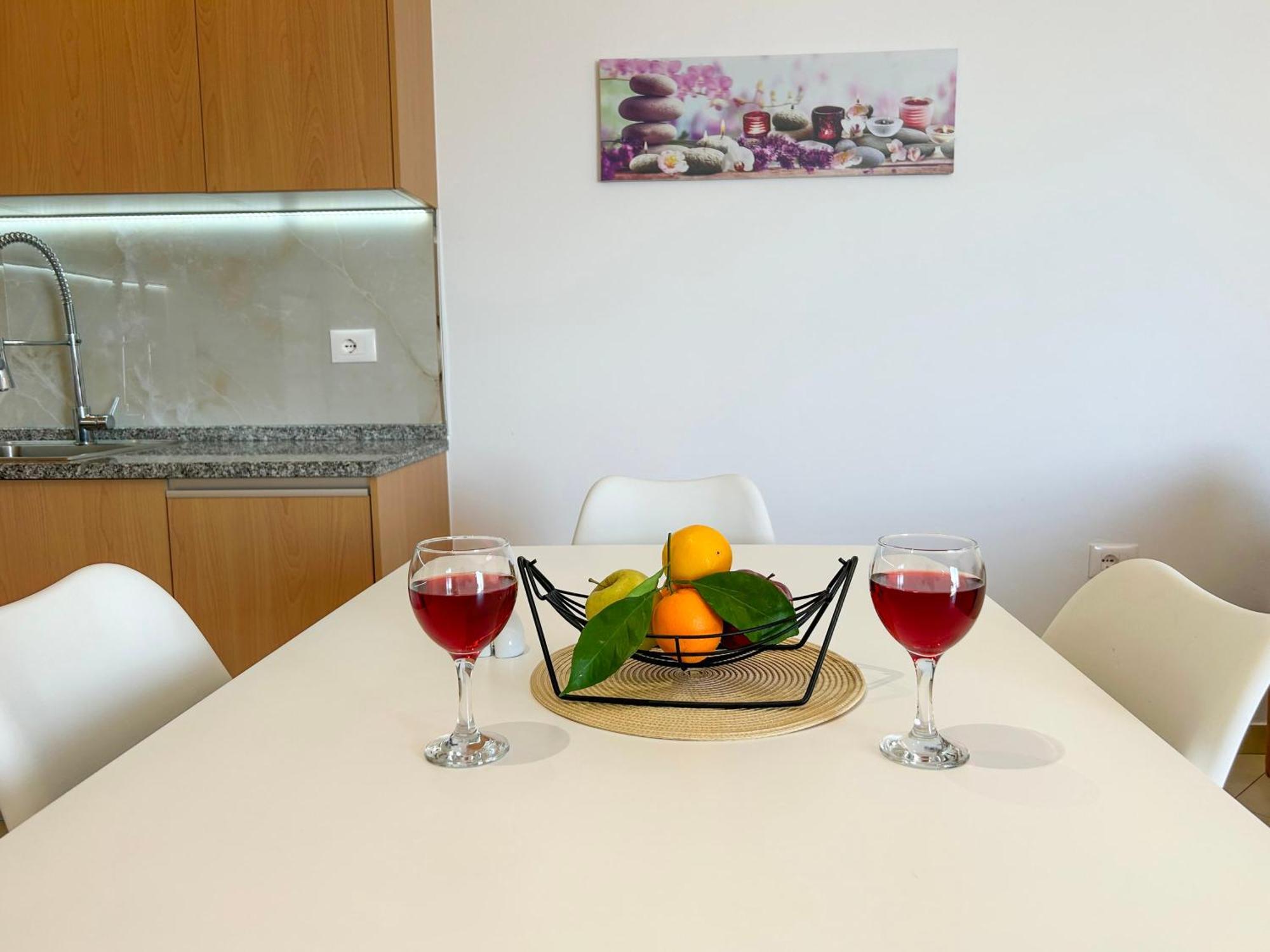 Apartment Pavaresia 669 *